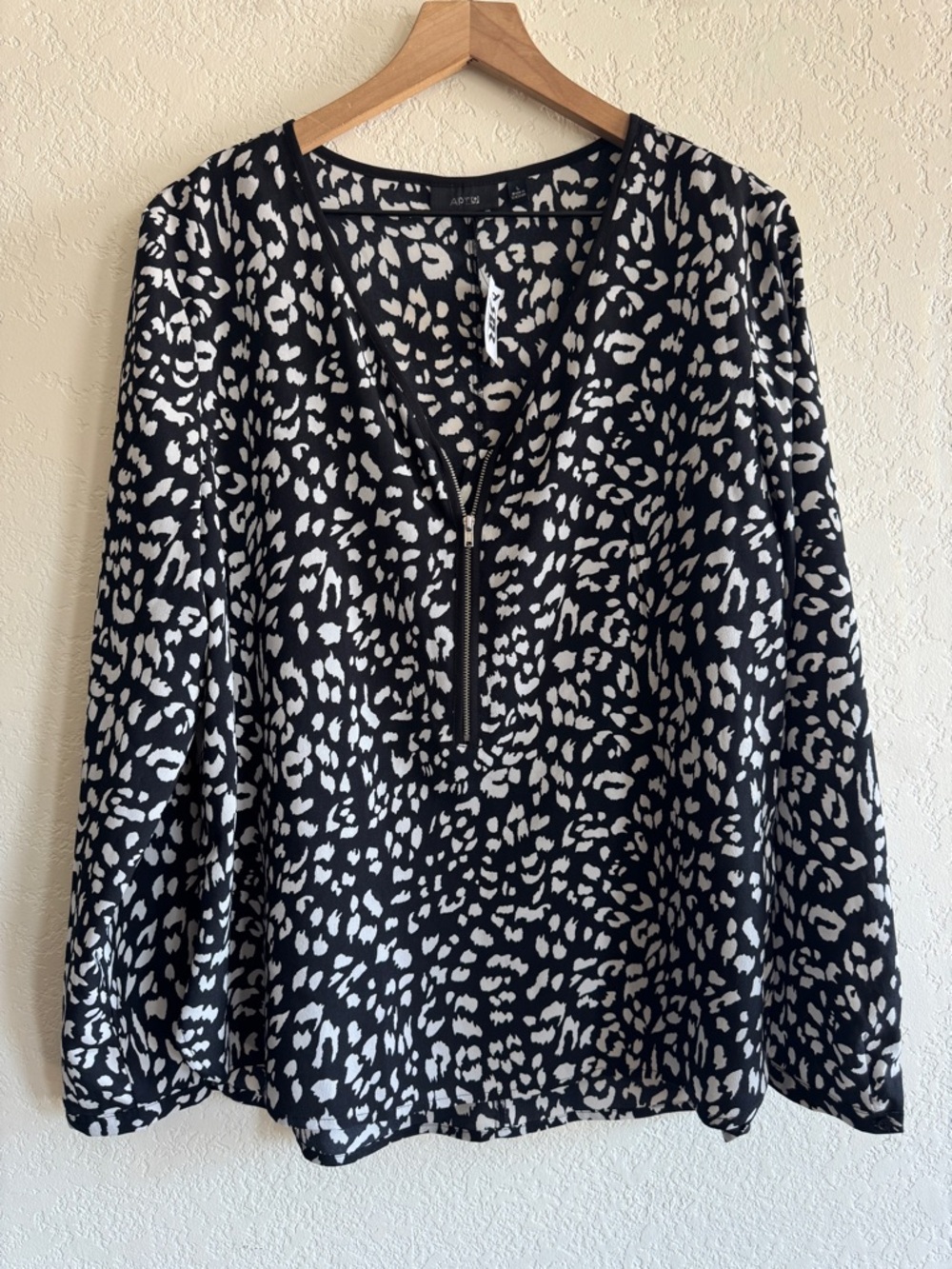 Apt. 9 | leopard black and white blouse with zipper | L